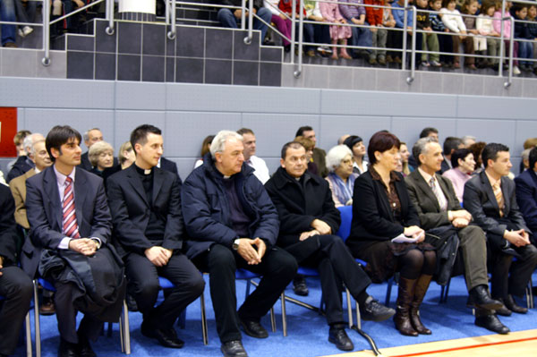 2009. 01. 21. - Ministar Kalmeta otvorio školsku dvoranu u Malinskoj